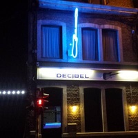 Decibels Cafe, Lieja