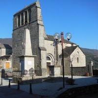 Place de la Mairie de Aujac, Aujac