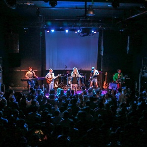 Young Me and The Moons 2025 Conciertos de Rock en Young Me and The Moons