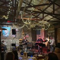 Conciertos de rock en High Five Dive Bar, Apalachicola, FL High Five Dive Bar, Apalachicola, FL