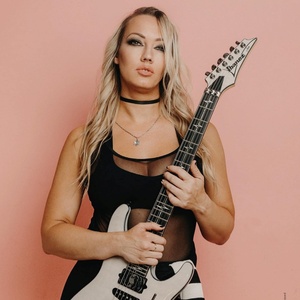 Nita Strauss