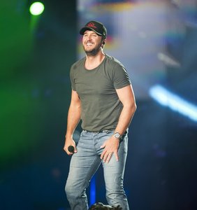Concierto de Luke Bryan 25.08.2024 en Chicago, IL
Concierto de Luke Bryan 25.08.2024 en Chicago, IL